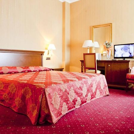 Hotel Jolly Кастровиллари Номер фото