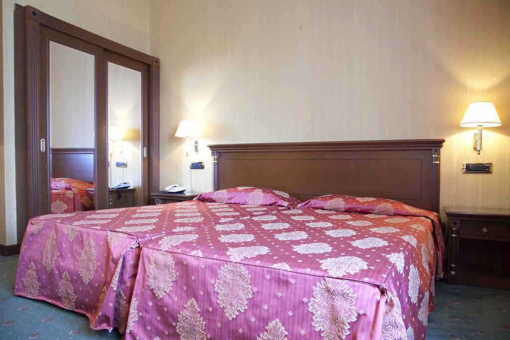 Hotel Jolly Кастровиллари Номер фото