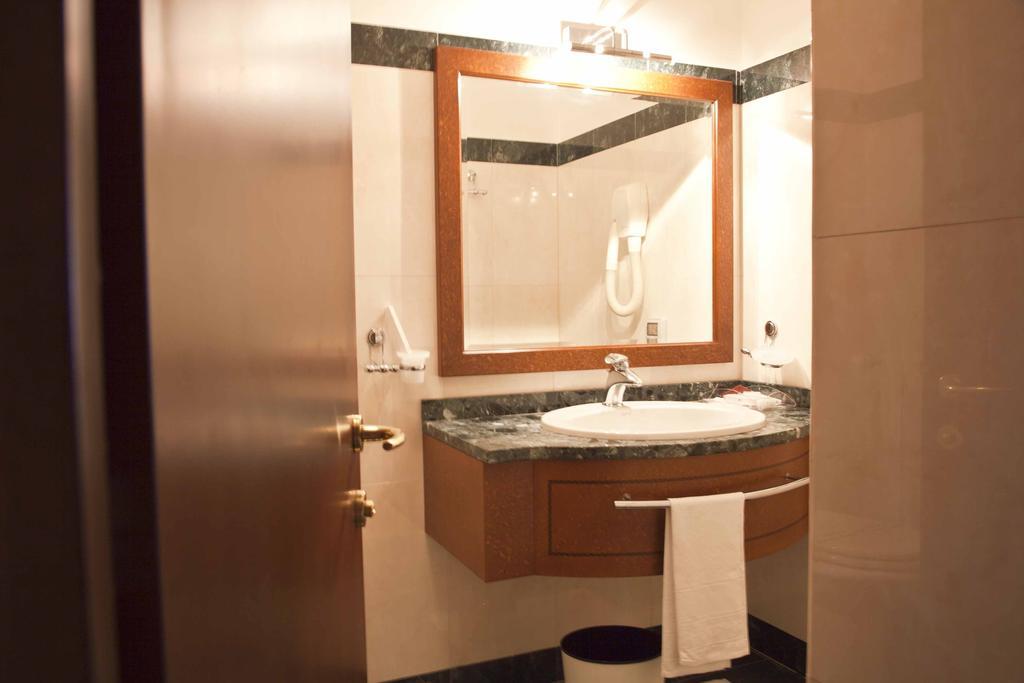 Hotel Jolly Кастровиллари Номер фото