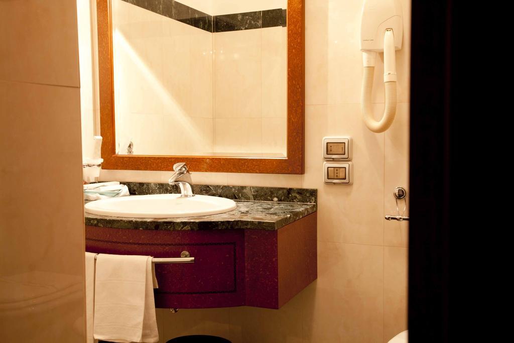 Hotel Jolly Кастровиллари Номер фото