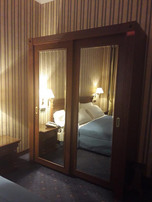 Hotel Jolly Кастровиллари Экстерьер фото